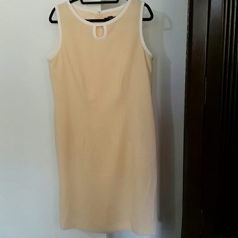 Yellow karen scott dress